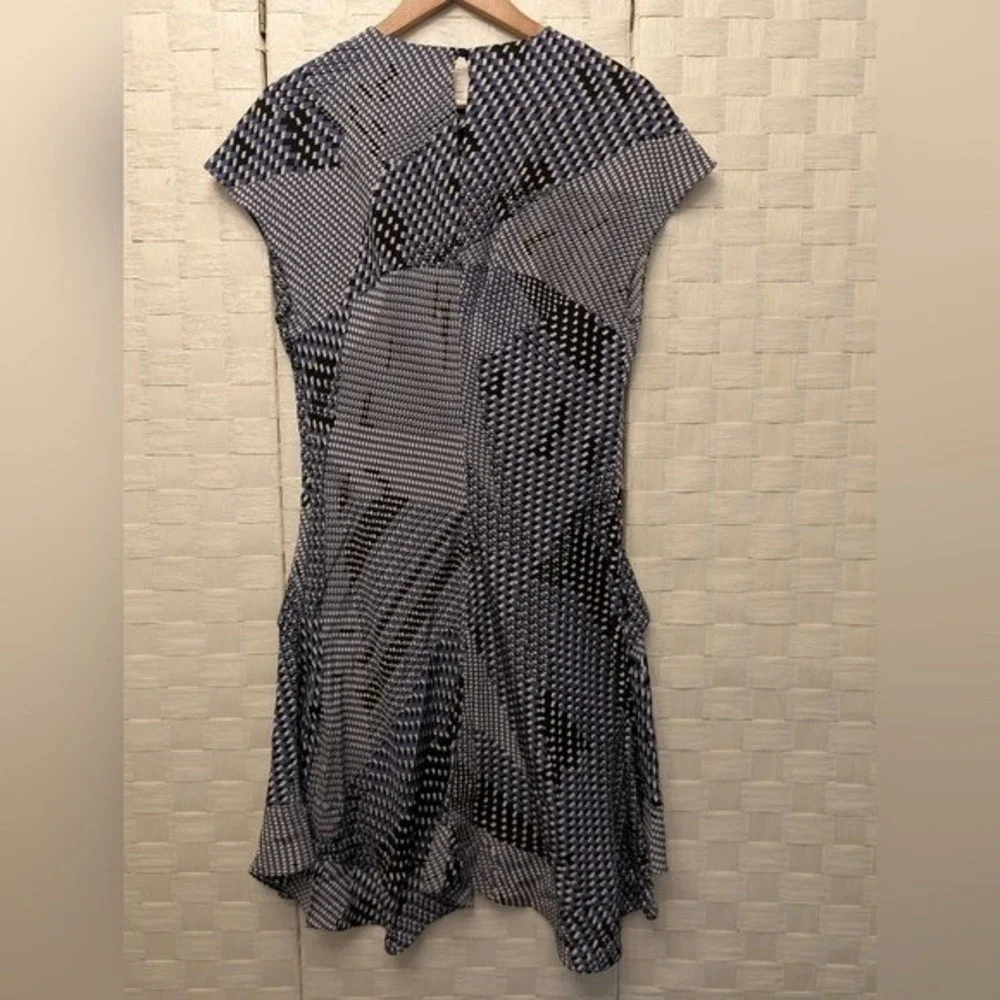 Juicy Couture Blue Geometric Abstract‎ 100% Silk Cap Sleeve Ruffle Dress 10